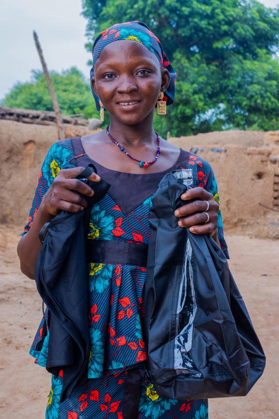 Maimouna Coulibaly, 22 ans et ménagère dans la région de Ségou, a testé les serviettes hygiéniques réutilisable. Crédit Photo: Djigui keita/ Mali