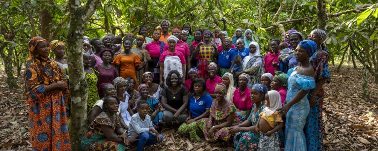 Leticia is the founder and chair of the female cocoa farmers group Cocoa Mmaa with more than 600 members. They regularly come together in smaller groups to discuss agricultural techniques, climate issues and diseases, prices negotiations with the middleman. Credit : Nana Kofi Acquah/Oxfam