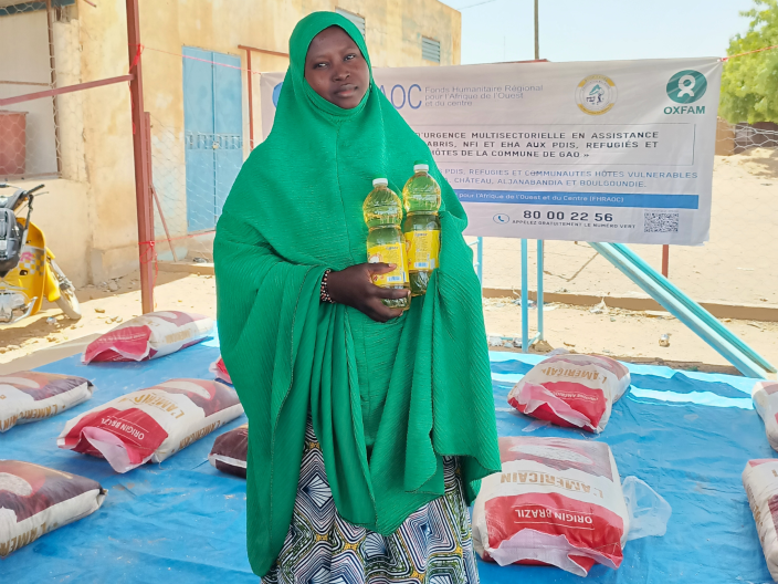Photo (4).pngHamsou, 35 ans et mère de quatre enfants. Originaire du Niger, elle a été contrainte de fuir son village pour chercher refuge au Mali