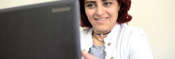 ماريا تكمل مسيرتها العلمية من بعد اللجوء