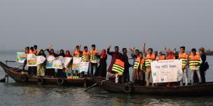 Youths celebrate the World Water Day in Chandpur, Bangladesh. Photo: Masud Al Mamun/ CNRS/Oxfam