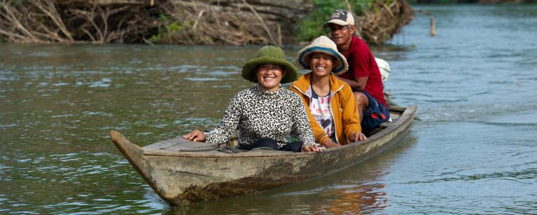Women on a boat in Cambodia - SCR