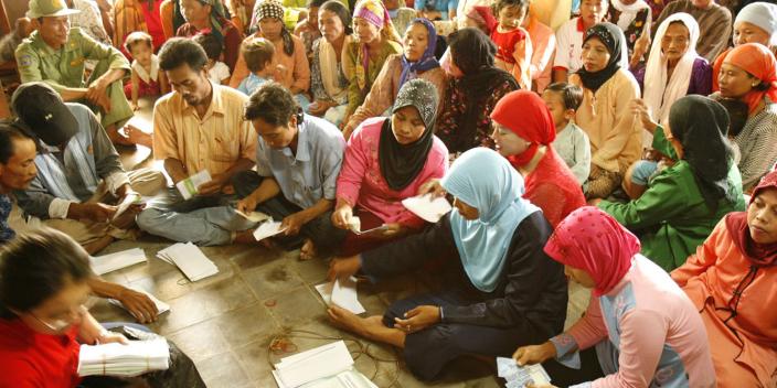 Oxfam in Asia - Indonesia - Rights in Crisis Oxfam in Asia - Indonesia - Rights in Crisis