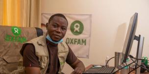 • Oxfam appelle à une augmentation permanente des impôts pour les 1 % les plus riches. Noufou COMPAORE, Manager EFSL Oxfam au Burkina Faso
