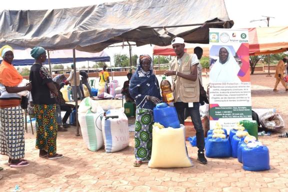 Cette distribution vise à renforcer la sécurité alimentaire des ménages, afin de stabiliser leurs conditions de vie face aux crises sécuritaires ( DGD-Kaya).jpg