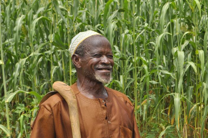 Souleymane Belem, bénéficiaire de sémences améliorées produit des céréales