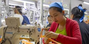 INSPIRE empowers Cambodia’s apparel workers by expanding inclusive, gender-transformative social protection to reduce poverty and inequality. Photo: Naratevy Kek/Oxfam