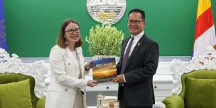 Minister of the Ministry of Environment and the Ambassador of Ireland to Cambodia