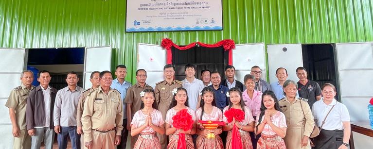 New water kiosk constructed in Roung Chrey Commune, Thmar Koul District, Battambang Province. Photo: Vuochkeang Phon/Oxfam