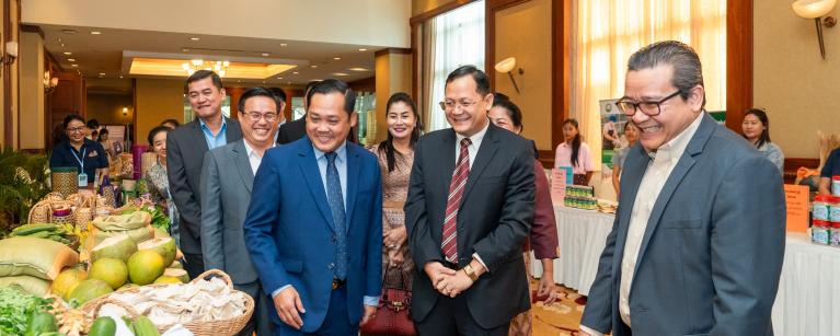 Distinguished guests viewed the products showcased by local communities.