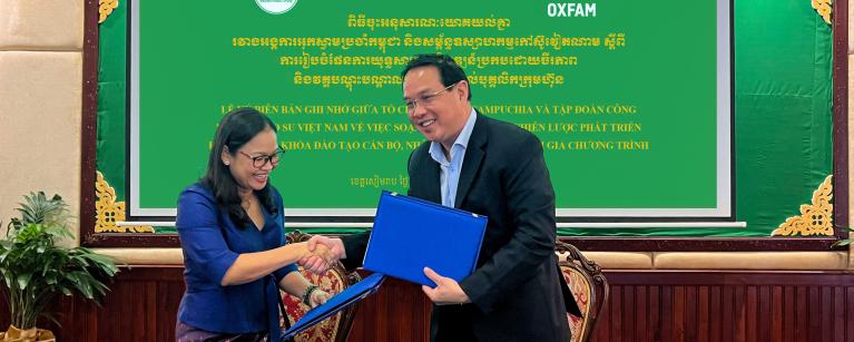 Oxfam signs MoU with  Vietnam Rubber Group to promote sustainable development 