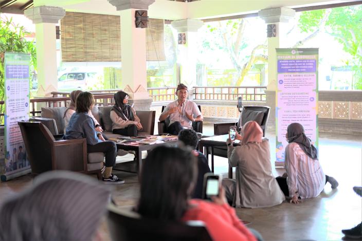  Oxfam with KRKP, ASPPUK, and Komunitas Teras conducted hybrid public discussion during C20 Summit. Photo by Nabilla Oxfam