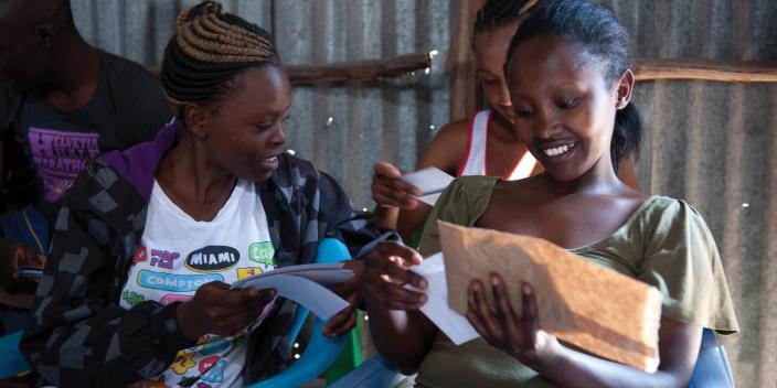 Youth Group from Mukuru, Nairobi, Kenya. Photo Credit: Eleanor Farmer/Oxfam