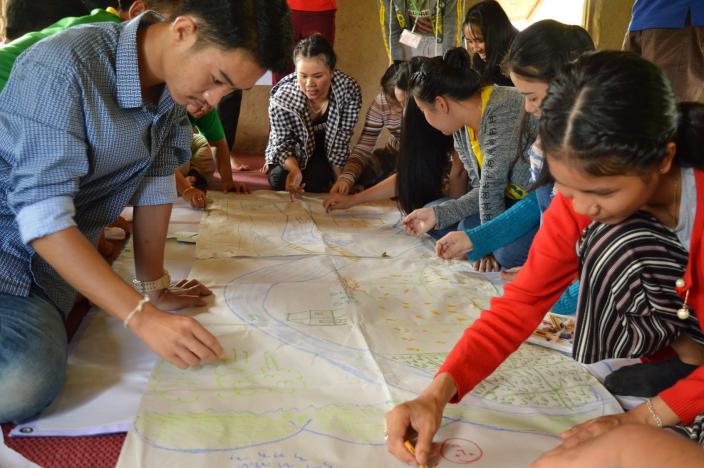 River Mapping workshop for students.  Photo by:  Thome, Oxfam in Laos