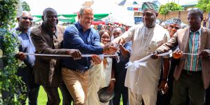 Oxfam Interim Country Director alongside partners and government stakeholders cut the ribbon of the farmhouse in Jos, Plateau State Nigeria Oxfam Interim Country Director alongside partners and government stakeholders cut the ribbon of the farmhouse in Jos, Plateau State Nigeria