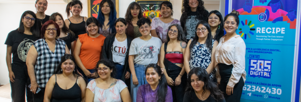 Attendees at the EnLazaRed gathering in Bolivia pose for a photo.