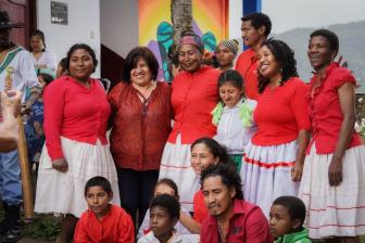 Group of people part of Asociación Aguayo, ReCIPE's partner in Bolivia