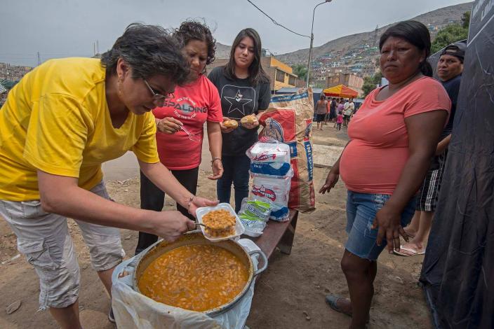 Carapongo: cientos de damnificados y damnificadas en carpas necesitan más ayuda