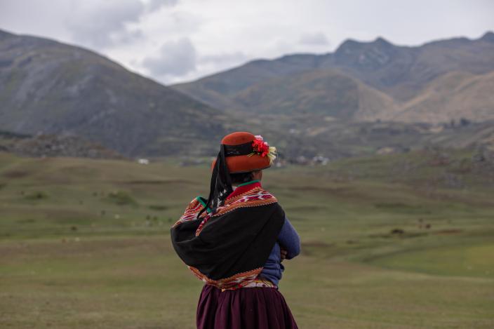 Mujer en comunidad campesina de Qello