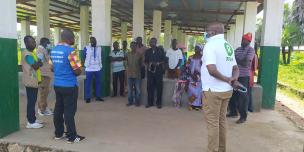 Le DP Oxfam RCA échange avec le comité de gestion du marché de Bétoko et le représentant du Maire