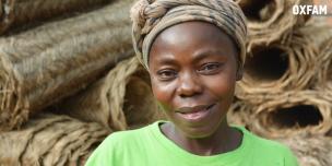 Sylvie NGONDA, 30 ans, soutient les victimes de viol ou d'agression dans un comité de protection soutenu par Oxfam à Batangafo, dans le nord-ouest de la RCA. © Aurélie Godet/Oxfam
