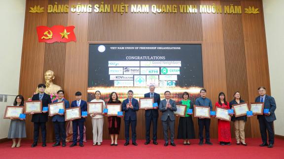 Oxfam in Vietnam honored by VUFO for “Outstanding Contributions” in 2024