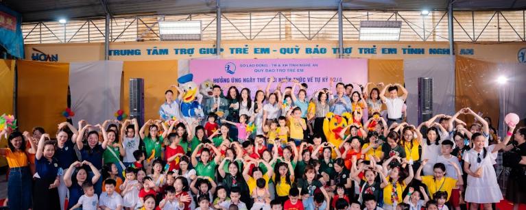 group photo autism children