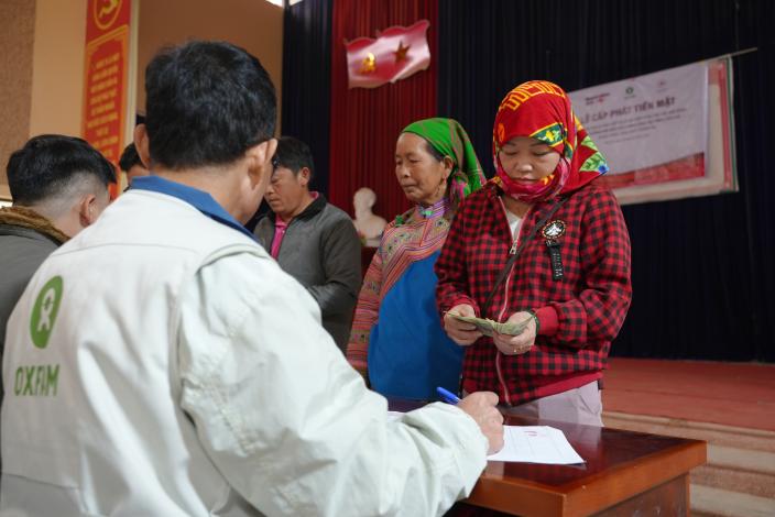 Nearly 1,500 families in Lao Cai receive support to recover from tropical storm Yagi